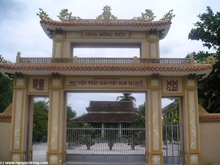 hong_duc_01.html