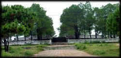 Vue panoramique: L'Autel de Dieu - Hue (89Ko)