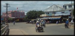 Vue panoramique: Gare de Hue (170Ko)